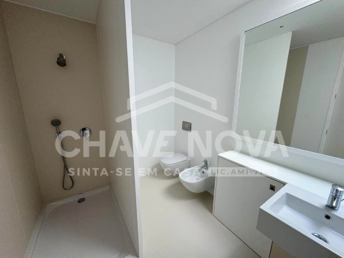 Moradia T4 para Venda em São Martinho Foto 16