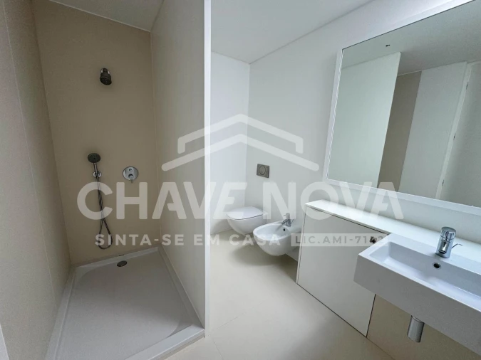 Moradia T4 para Venda em São Martinho Foto 17