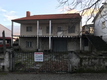 Moradia T4 para Venda em Sambade