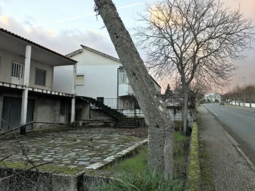 Moradia T4 para Venda em Sambade