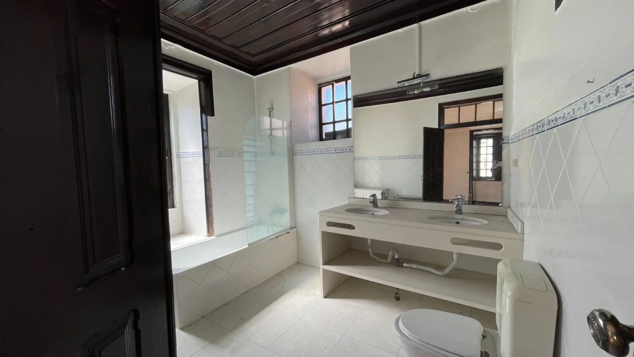 Moradia T5 para Venda em Abrunheira, Verride e Vila Nova da Barca Foto 16