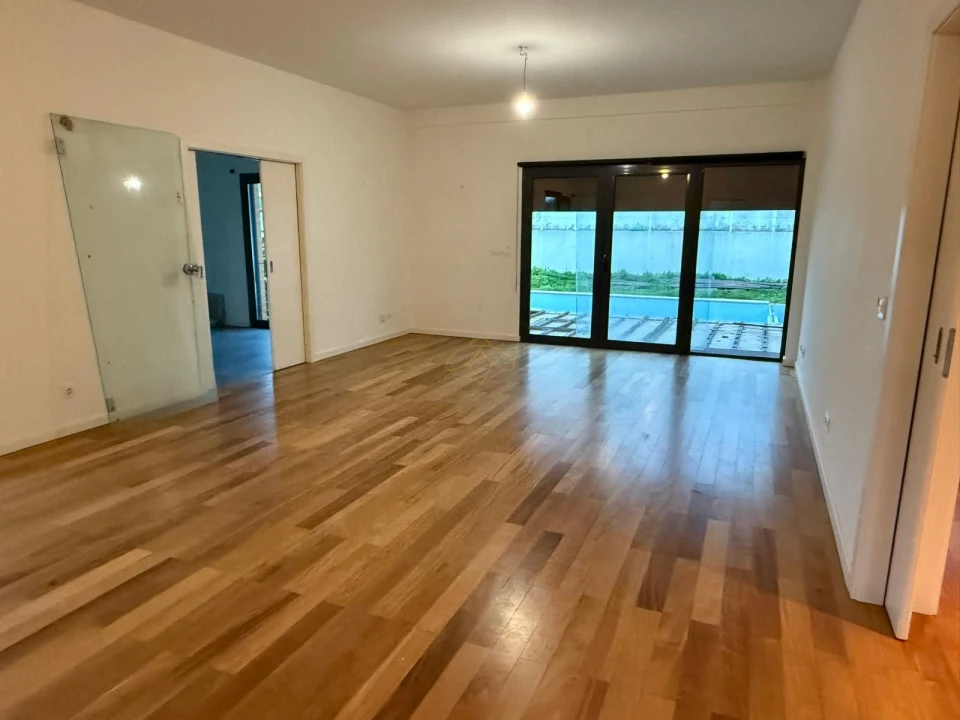 Moradia T4 para Venda em São Domingos de Rana Foto 7