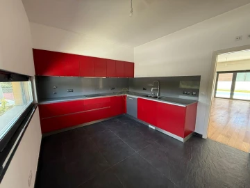 Moradia T4 para Venda em São Domingos de Rana