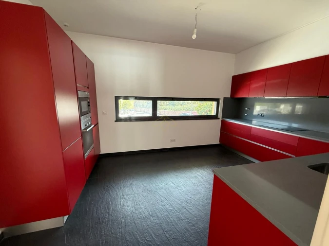 Moradia T4 para Venda em São Domingos de Rana Foto 6