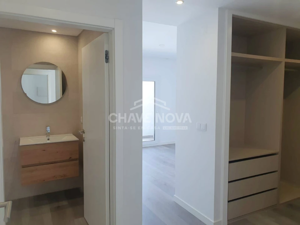 Apartamento T2 para Venda em Corroios Foto 3