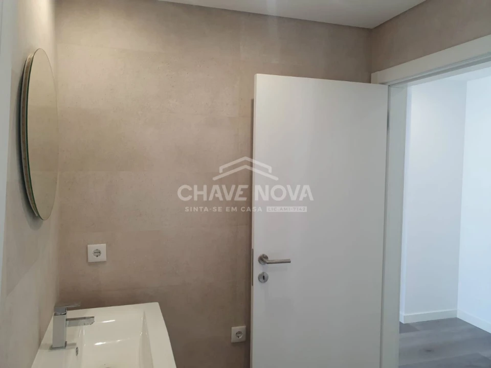 Apartamento T2 para Venda em Corroios Foto 7