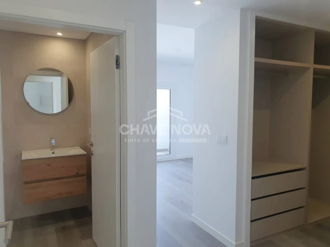 Apartamento T2 para Venda em Corroios Foto 3