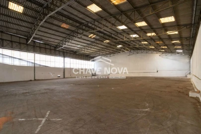 Armazém para Venda em Santa Maria de Lamas