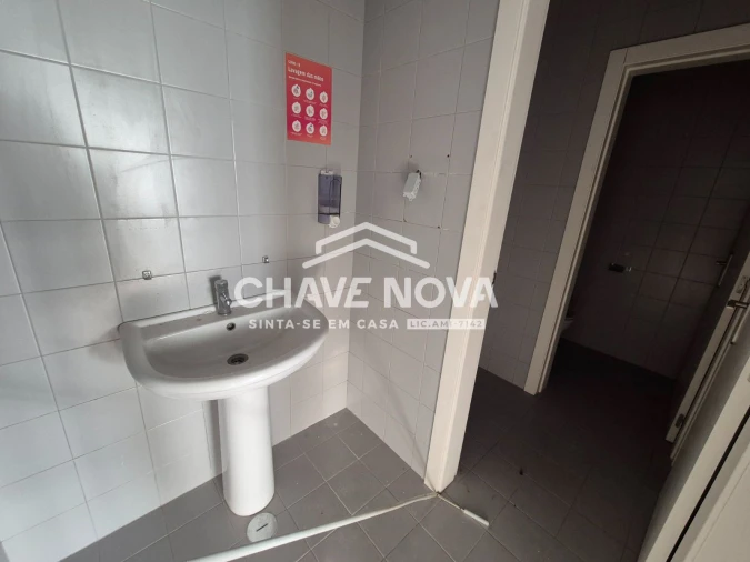 Loja para Venda em Albufeira e Olhos de Água Foto 5