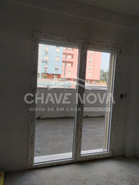 Apartamento T3 para Venda em Corroios