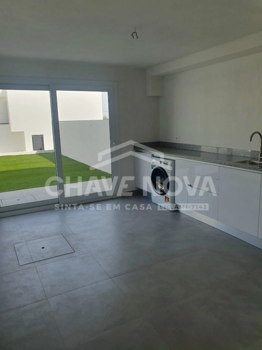 Apartamento T3 para Venda em Corroios Foto 17