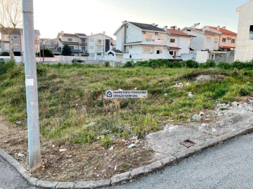 Terreno para Venda em Fânzeres e São Pedro da Cova
