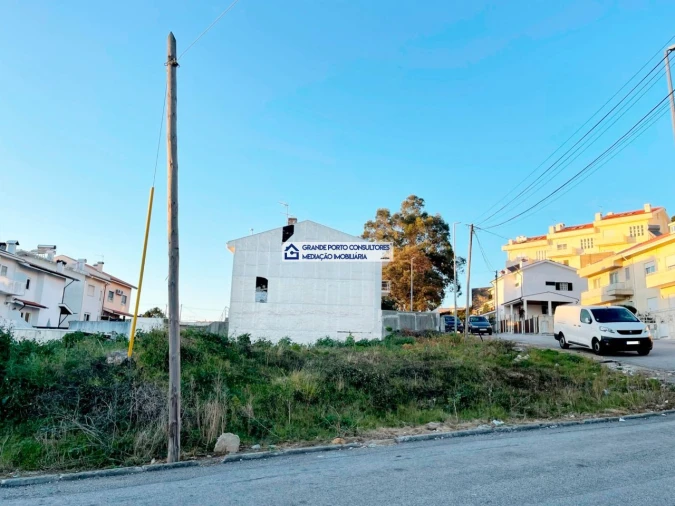 Terreno para Venda em Fânzeres e São Pedro da Cova Foto 2