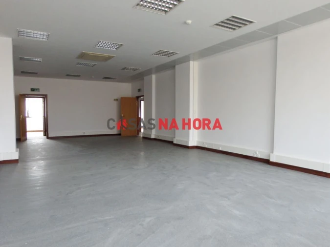 Escritório para Arrendamento em Ajuda Foto 13
