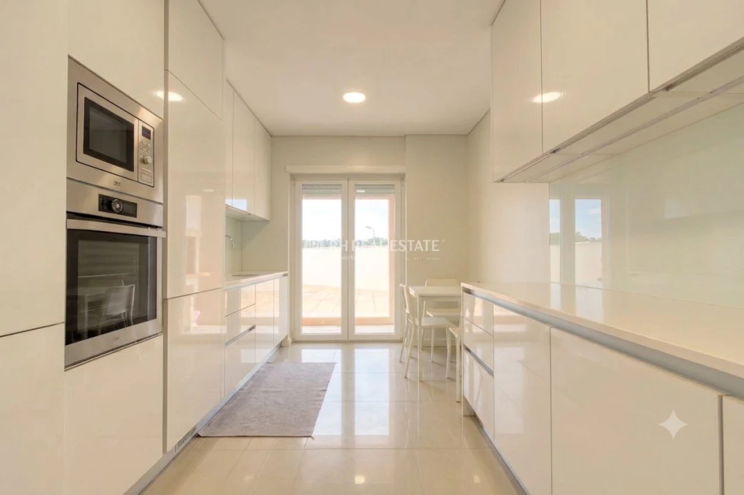 Apartamento T3 para Venda em Tavarede Foto 3