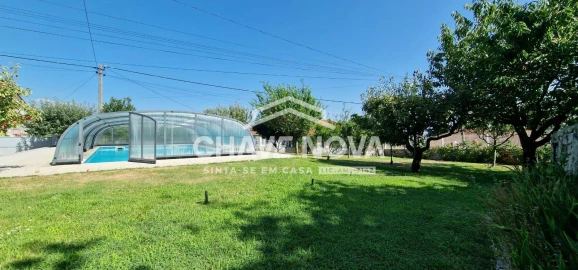 Moradia T4 para Venda em Vilar e Viveiro