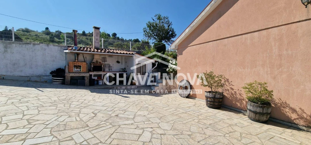 Moradia T4 para Venda em Vilar e Viveiro Foto 7