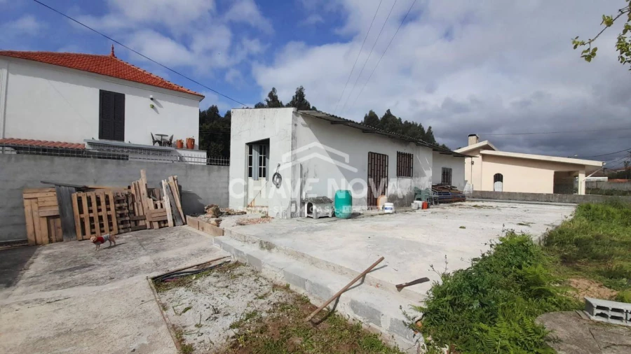 Moradia T1 para Venda em São Paio de Oleiros Foto 8