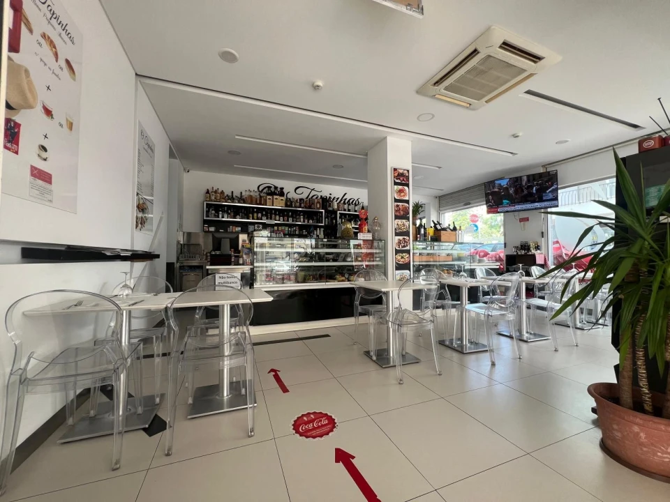 Negócio para Venda em Quarteira Foto 11