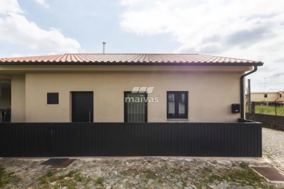Moradia T2 para Venda em Merelim (São Paio), Panoias e Parada de Tibães