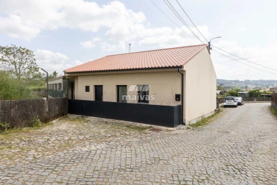 Moradia T2 para Venda em Merelim (São Paio), Panoias e Parada de Tibães