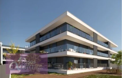 Apartamento T4 para Venda em Parceiros e Azoia