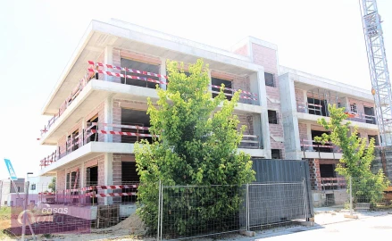 Apartamento T4 para Venda em Parceiros e Azoia