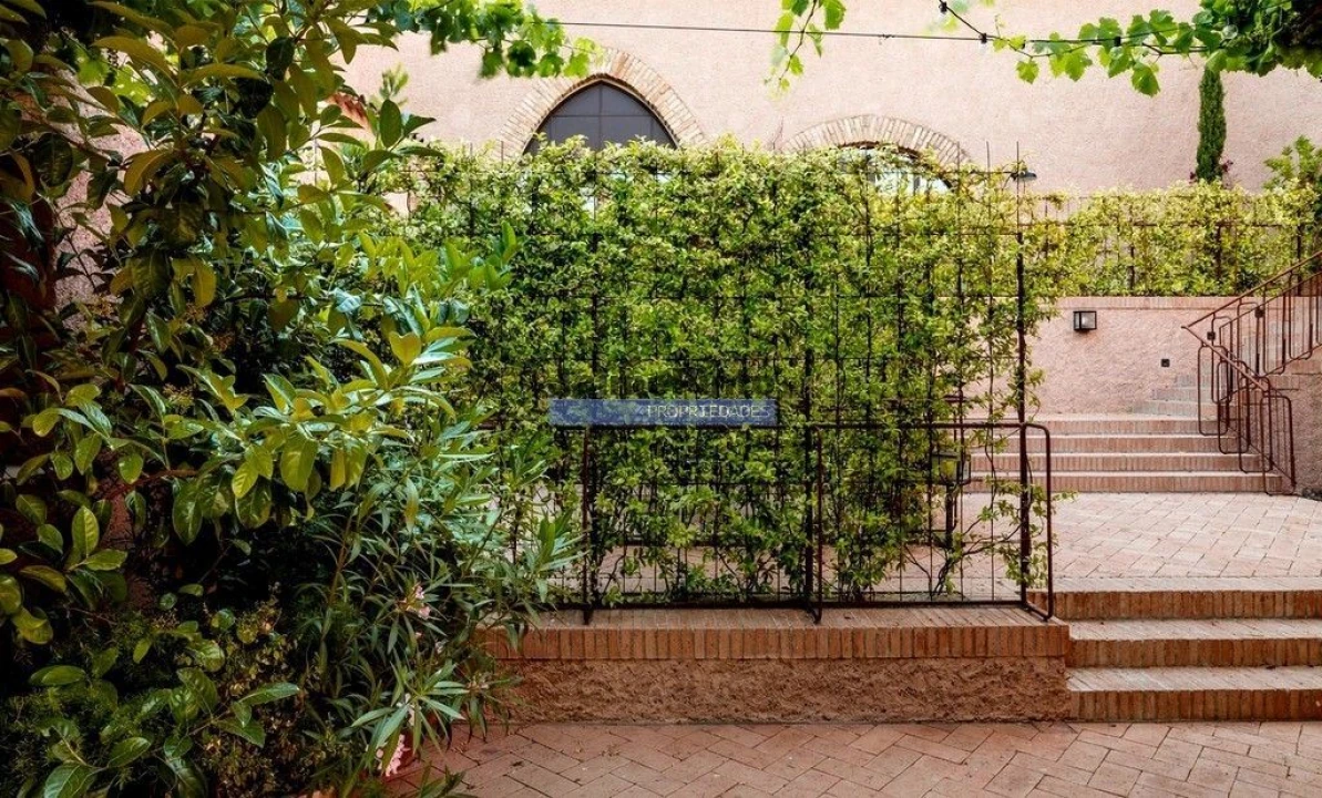 Prédio para Venda em Figueira de Castelo Rodrigo Foto 3