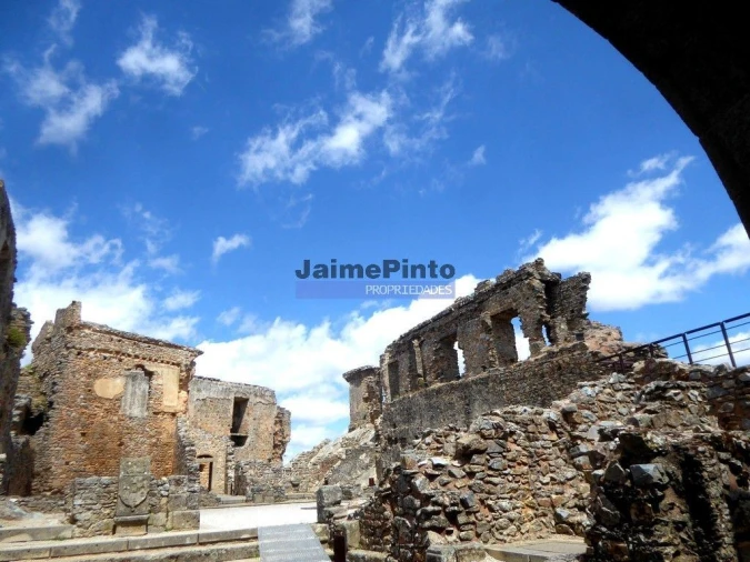 Prédio para Venda em Figueira de Castelo Rodrigo Foto 4