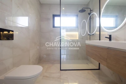 Moradia T4 para Venda em Quarteira