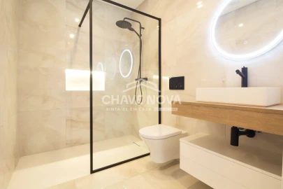 Moradia T4 para Venda em Quarteira