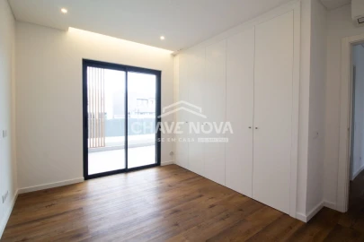 Moradia T4 para Venda em Quarteira