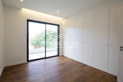 Moradia T4 para Venda em Quarteira