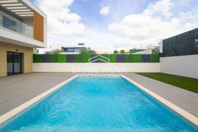 Moradia T4 para Venda em Quarteira