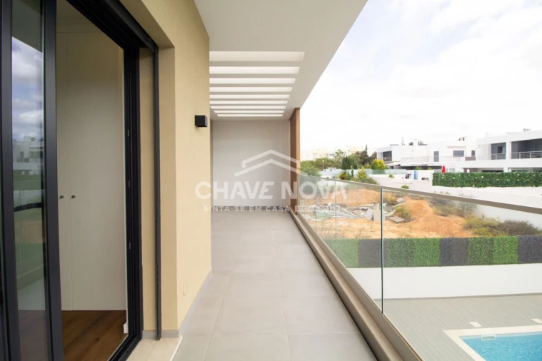 Moradia T4 para Venda em Quarteira Foto 21