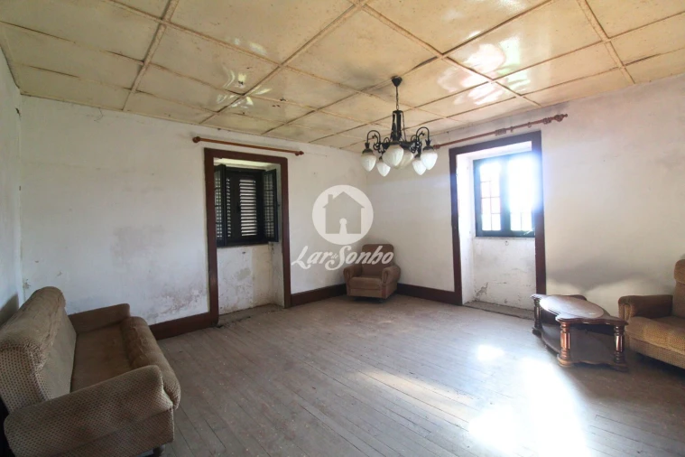 Moradia T3 para Venda em Airo Foto 2