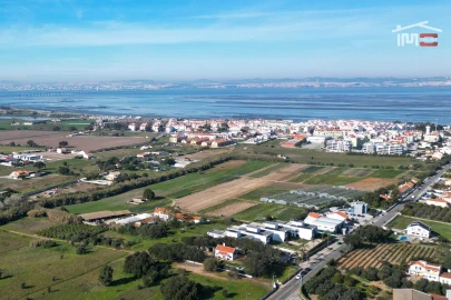 Terreno Misto para Venda em Alcochete