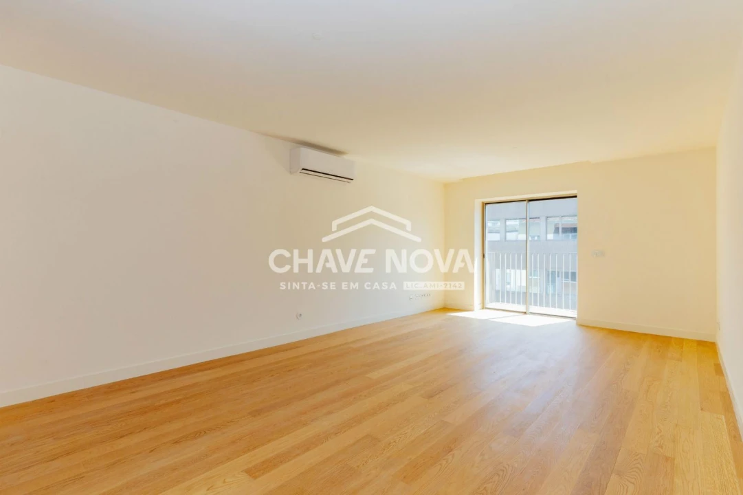 Apartamento T2 para Venda em Santo António Foto 1