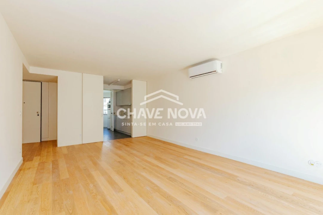 Apartamento T2 para Venda em Santo António Foto 13