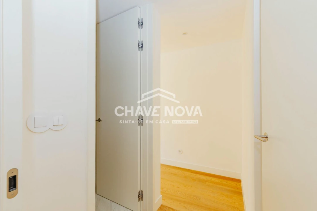 Apartamento T2 para Venda em Santo António Foto 17