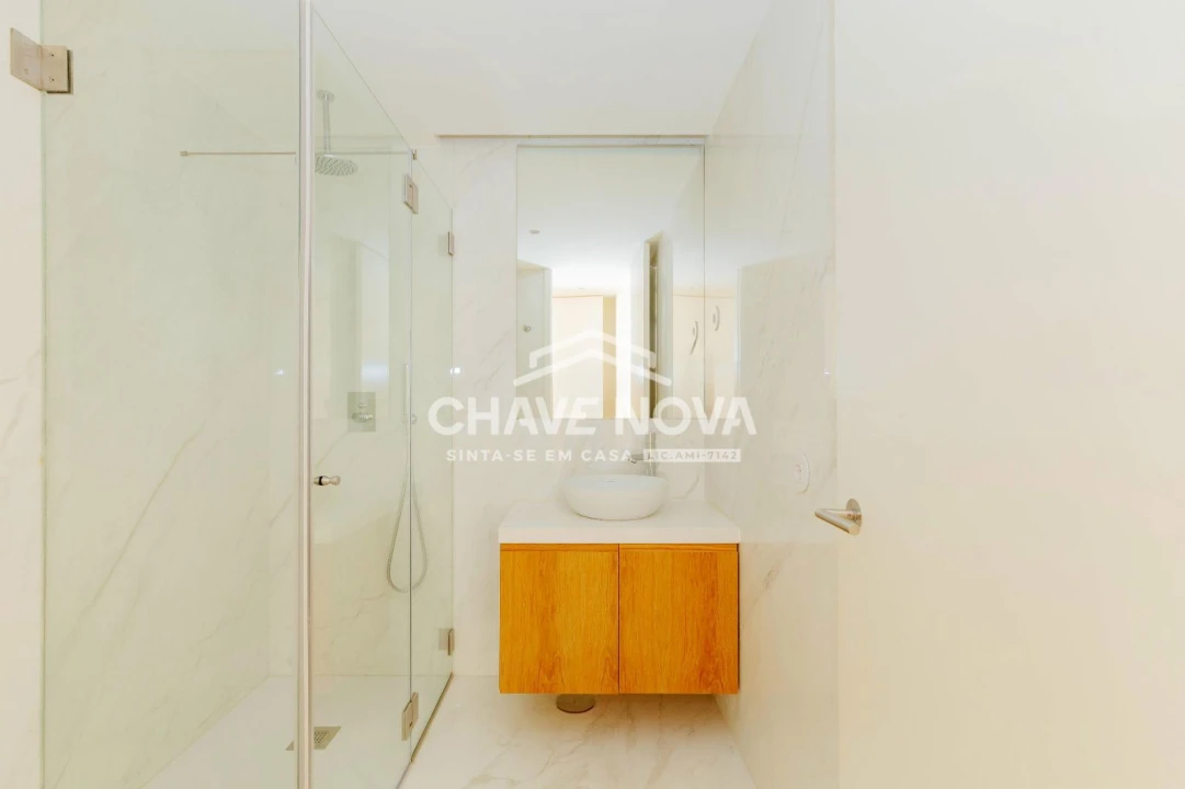 Apartamento T2 para Venda em Santo António Foto 18