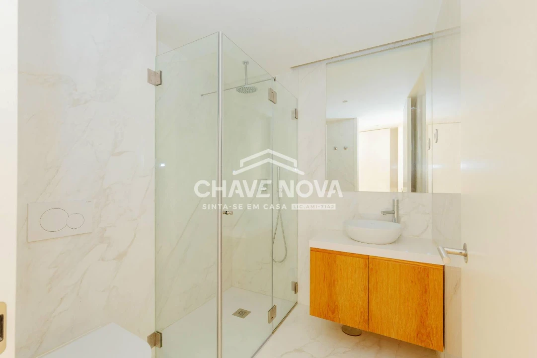 Apartamento T2 para Venda em Santo António Foto 19