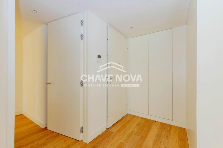 Apartamento T2 para Venda em Santo António Foto 16