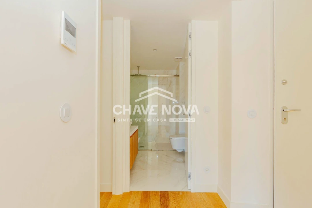 Apartamento T1 para Venda em Santo António Foto 11