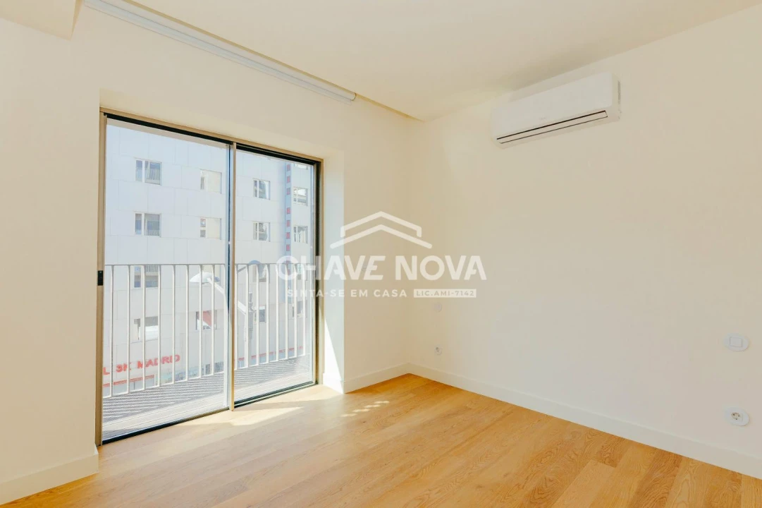 Apartamento T1 para Venda em Santo António Foto 16