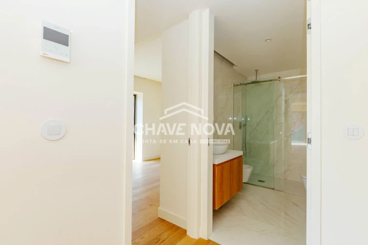Apartamento T1 para Venda em Santo António Foto 12