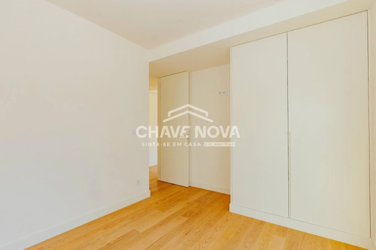 Apartamento T1 para Venda em Santo António Foto 18