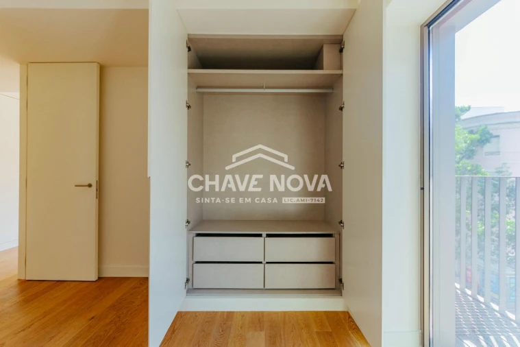 Apartamento T1 para Venda em Santo António Foto 24