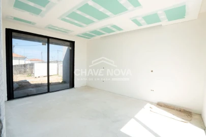 Moradia T3 para Venda em São Felix da Marinha