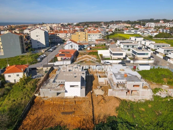 Moradia T3 para Venda em São Felix da Marinha Foto 14